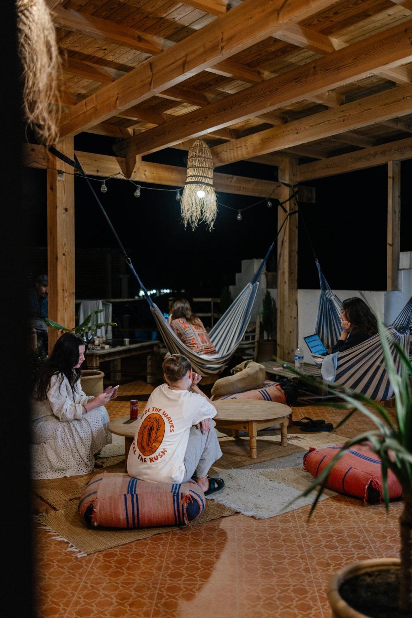 Arima Surf House Vandrehjem Tamraght Eksteriør billede